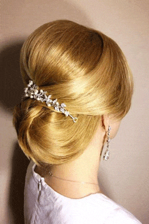 Chignon de mariage avec accessoires