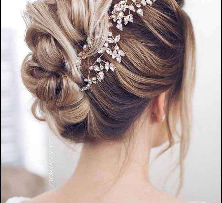 Chignon Tress%C3%A9 Mariage 21 766x700