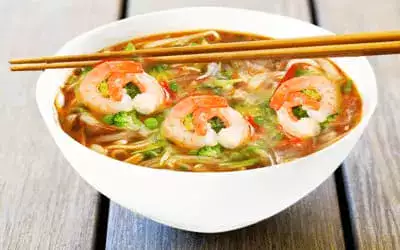 Soupe vietnamienne aux crevettes