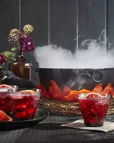 décoration Halloween: Chaudron de sorcière bouillonnante