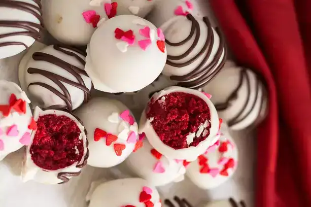 desserts de la Saint-Valentin : Boules de gâteau Red Velvet