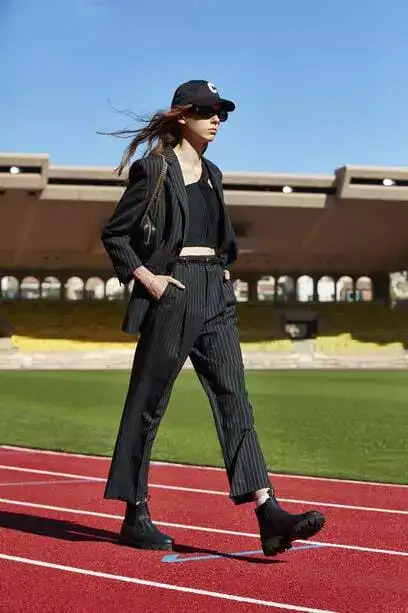 Tailleur pantalon femme : Tailleur bleu tendance printemps-été 2021