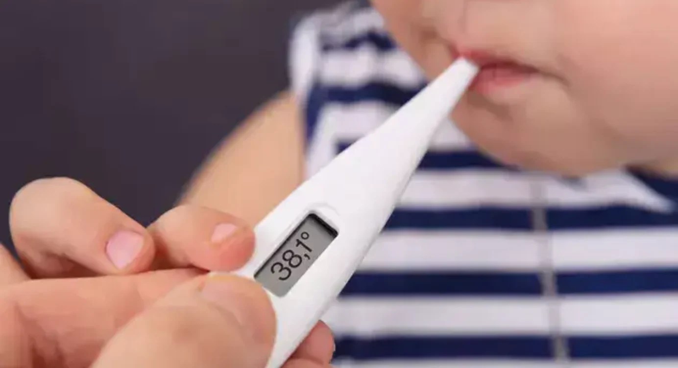 Fièvre bébé : comment gérer la température de 38°C ?